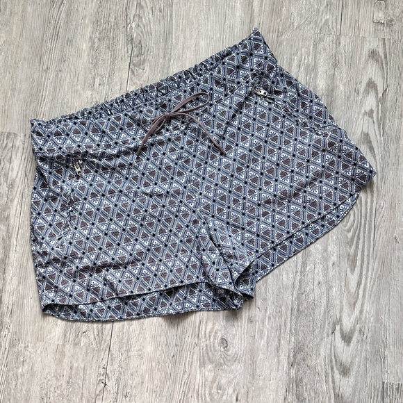 Athleta Hudson Board Shorts Womens 14 Geometric Drawstring stretch - Picture 8 of 8